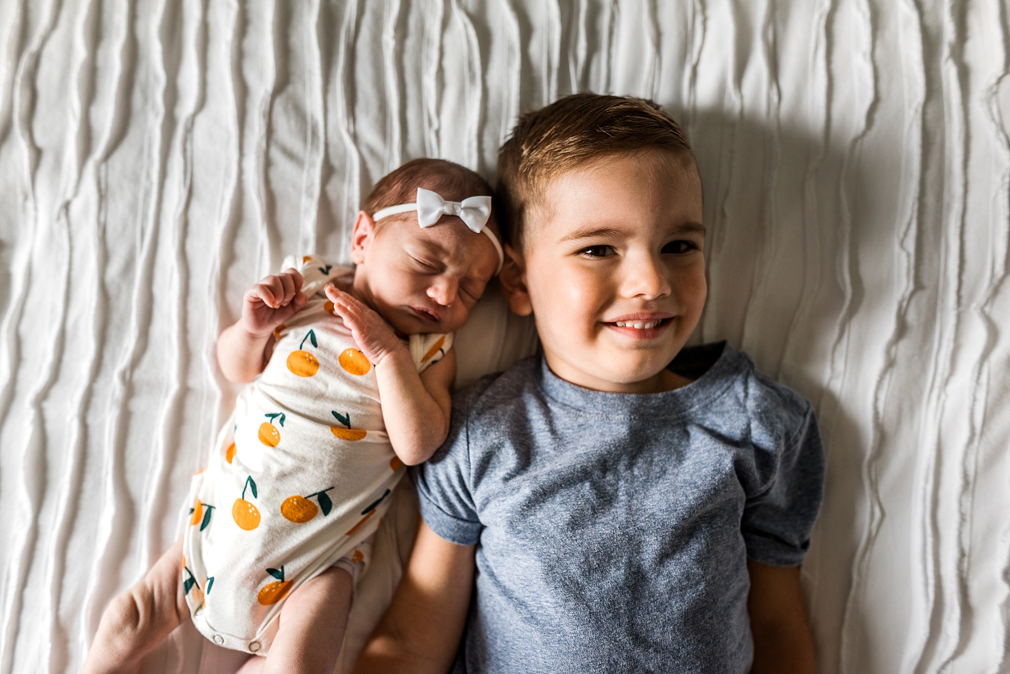 newborn lifestyle photography siblings ohio